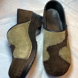 Dansko Suede Two Tone Patchwork Clogs Brown SZ 40 Retro 70's vibe comfort